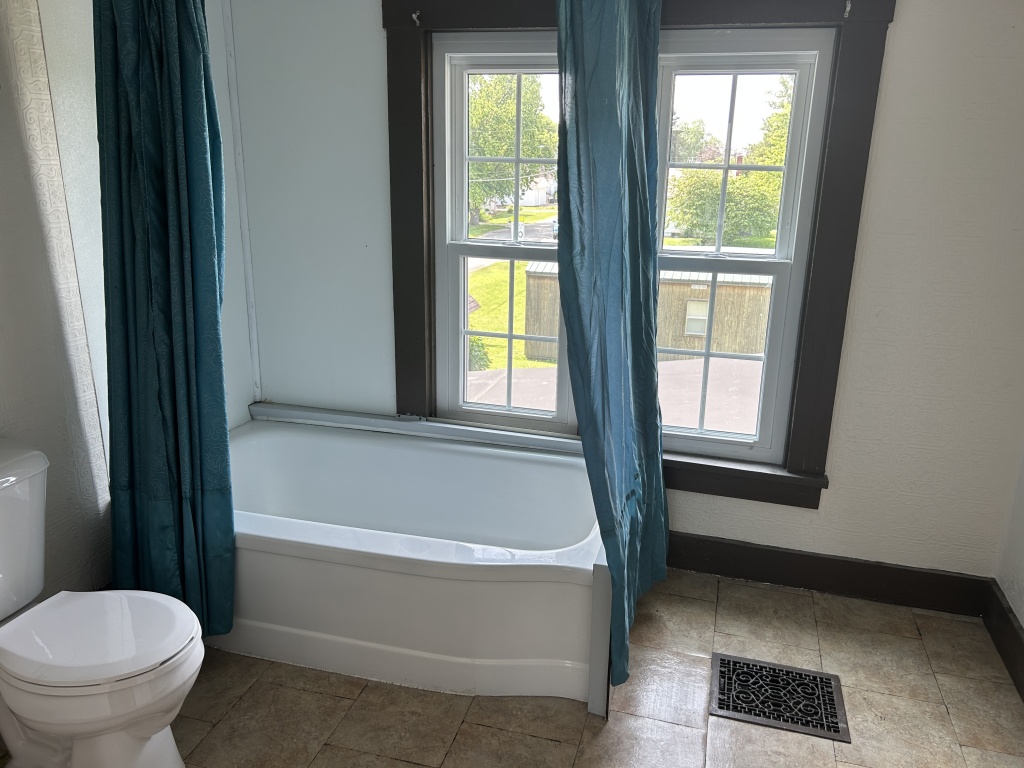Illinois, United States, 3 Bedrooms Bedrooms, 6 Rooms Rooms,2 BathroomsBathrooms,40,000 to 90,000,Available,1449