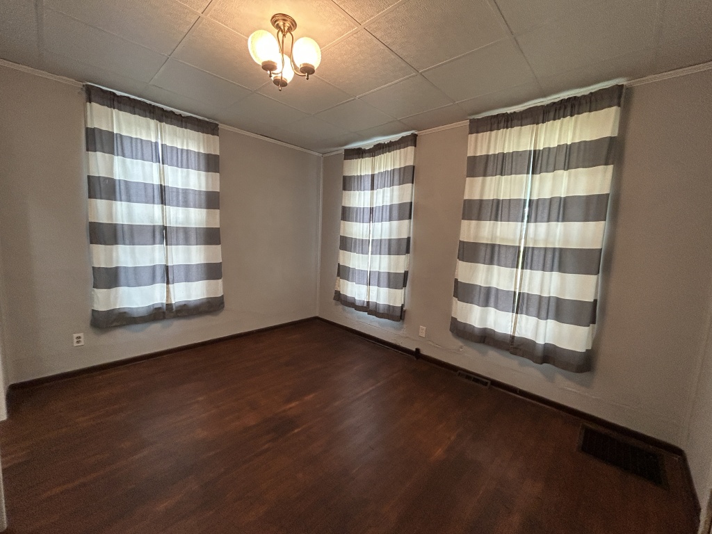 Illinois, United States, 3 Bedrooms Bedrooms, 6 Rooms Rooms,2 BathroomsBathrooms,40,000 to 90,000,Available,1449