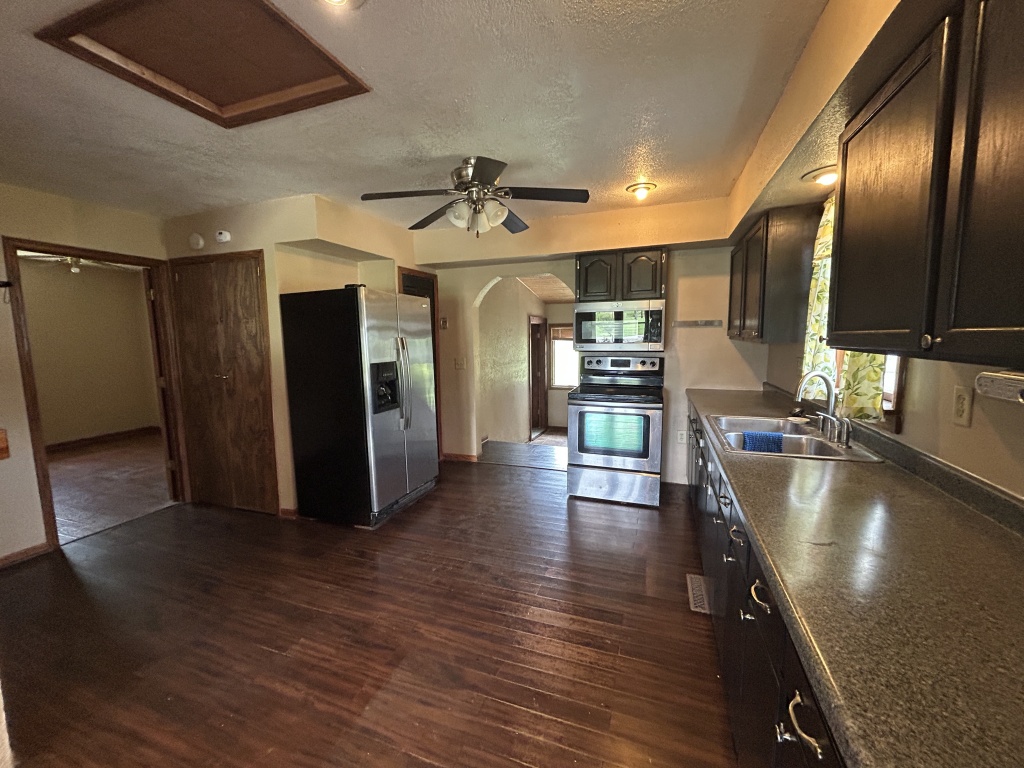 Littleton, Schuyler, Illinois, United States 61452, 4 Bedrooms Bedrooms, 9 Rooms Rooms,2 BathroomsBathrooms,Over 90,000,Available,1453