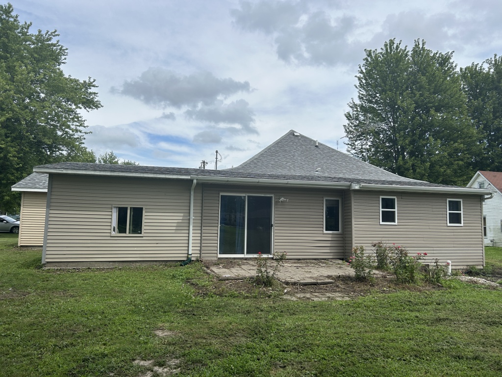 Littleton, Schuyler, Illinois, United States 61452, 4 Bedrooms Bedrooms, 9 Rooms Rooms,2 BathroomsBathrooms,Over 90,000,Available,1453