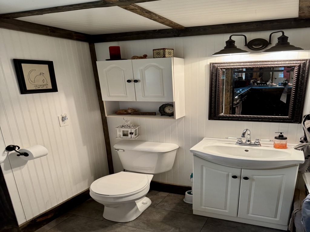 128 East Avenue B, Rushville, Schuyler, Illinois, United States 62681, 1 Bedroom Bedrooms, 7 Rooms Rooms,1 BathroomBathrooms,40,000 to 90,000,Available,East Avenue B,1454