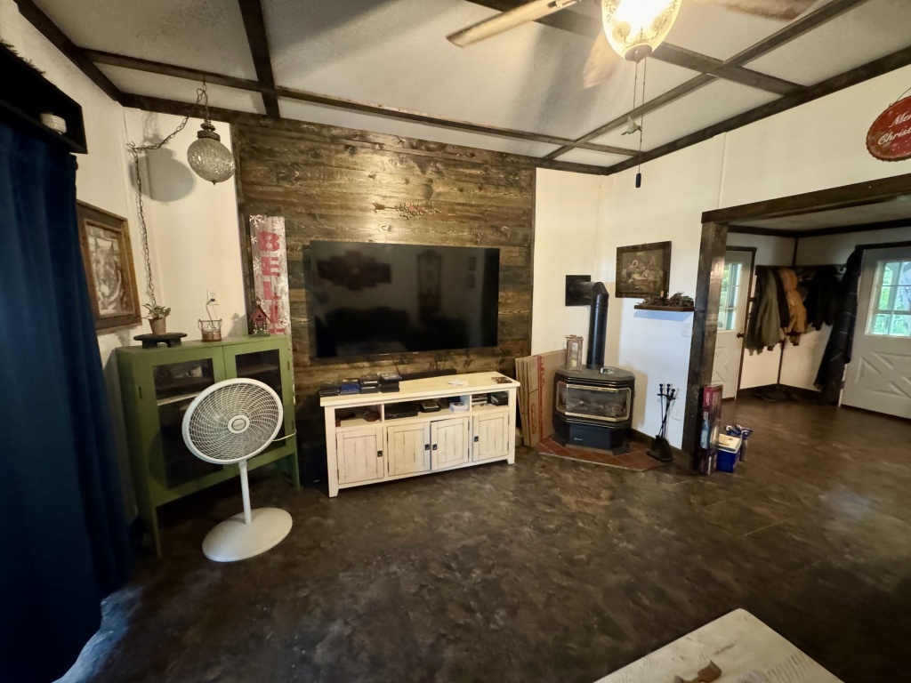 128 East Avenue B, Rushville, Schuyler, Illinois, United States 62681, 1 Bedroom Bedrooms, 7 Rooms Rooms,1 BathroomBathrooms,40,000 to 90,000,Available,East Avenue B,1454