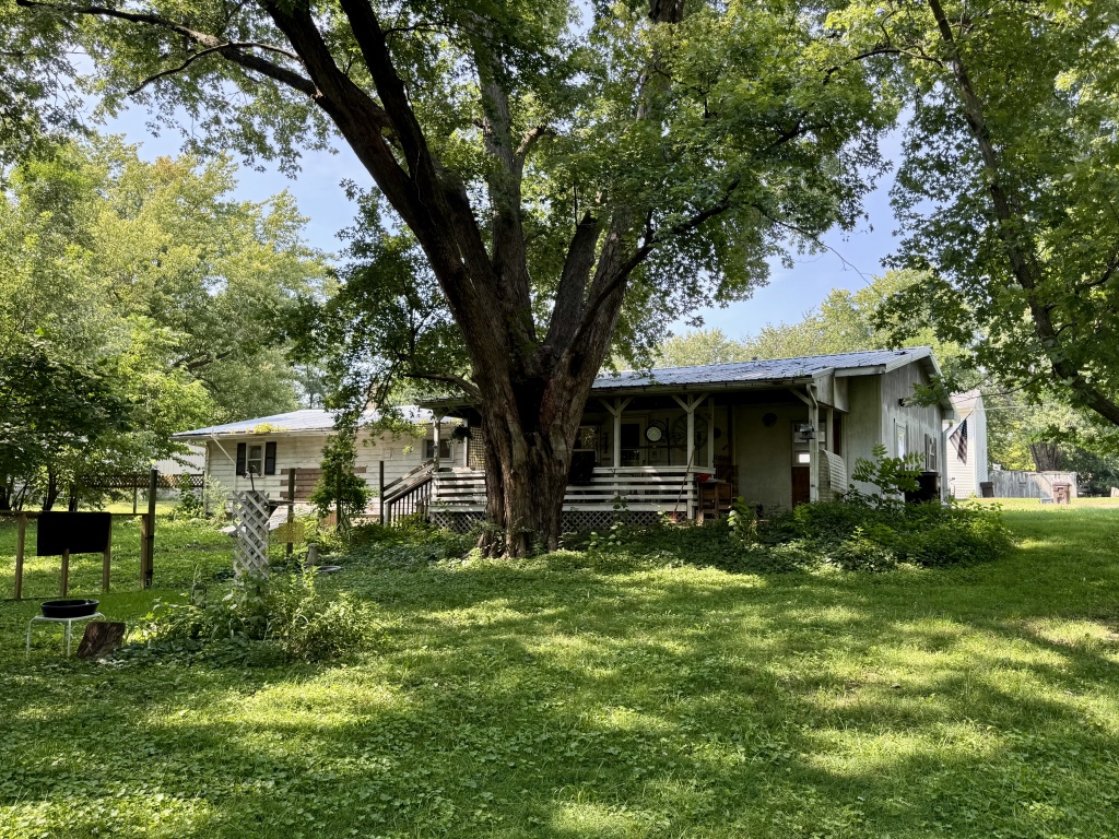 128 East Avenue B, Rushville, Schuyler, Illinois, United States 62681, 1 Bedroom Bedrooms, 7 Rooms Rooms,1 BathroomBathrooms,40,000 to 90,000,Available,East Avenue B,1454
