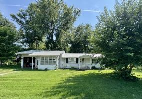 128 East Avenue B, Rushville, Schuyler, Illinois, United States 62681, 1 Bedroom Bedrooms, 7 Rooms Rooms,1 BathroomBathrooms,40,000 to 90,000,Available,East Avenue B,1454
