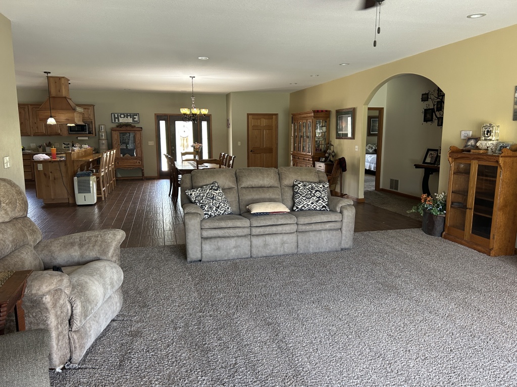 Illinois, United States, 2 Bedrooms Bedrooms, 8 Rooms Rooms,2 BathroomsBathrooms,Over 90,000,Available,1456