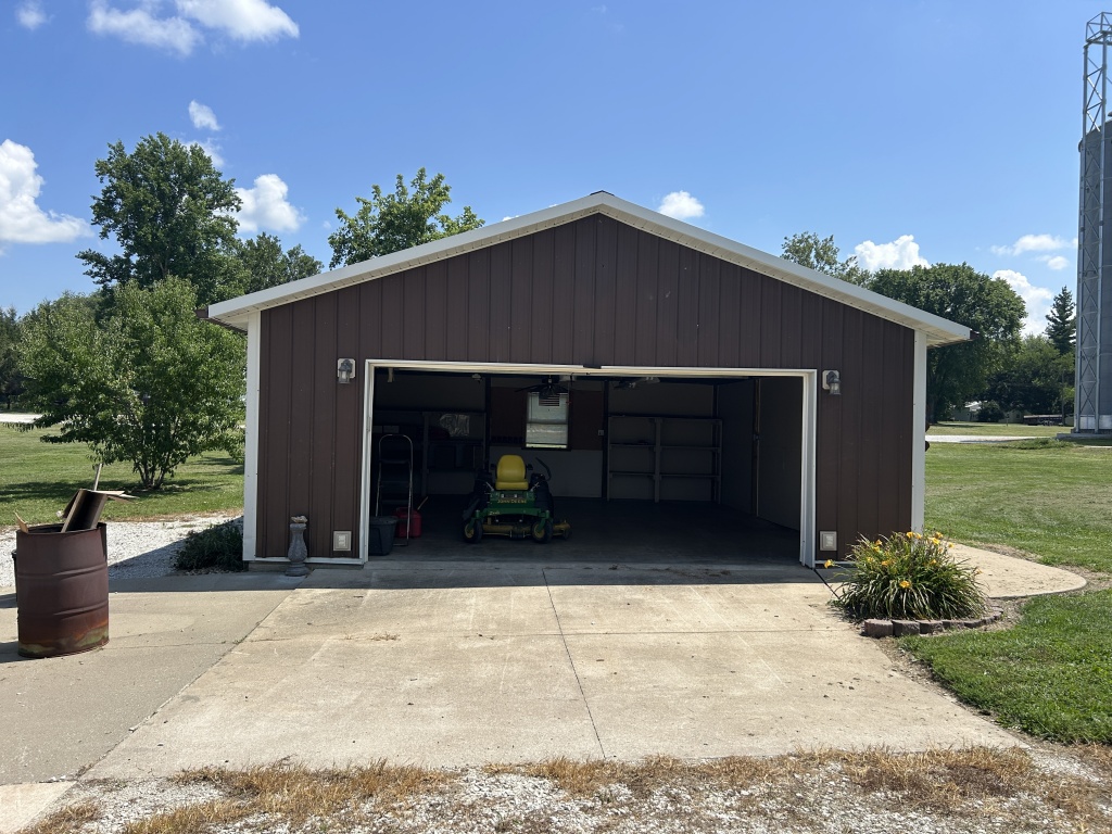 Illinois, United States, 2 Bedrooms Bedrooms, 8 Rooms Rooms,2 BathroomsBathrooms,Over 90,000,Available,1456