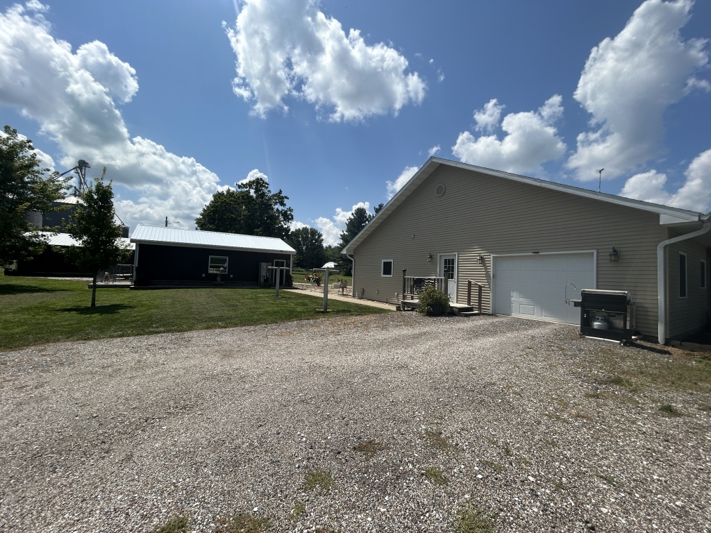 Illinois, United States, 2 Bedrooms Bedrooms, 8 Rooms Rooms,2 BathroomsBathrooms,Over 90,000,Available,1456
