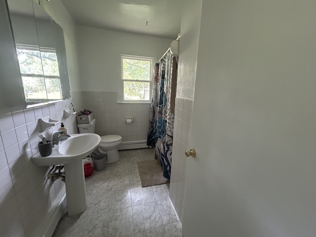 Illinois, United States, 3 Bedrooms Bedrooms, 6 Rooms Rooms,1 BathroomBathrooms,Over 90,000,Available,1457