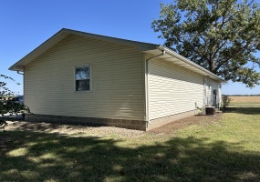 Illinois, United States, 2 Bedrooms Bedrooms, 6 Rooms Rooms,1 BathroomBathrooms,40,000 to 90,000,Available,1459