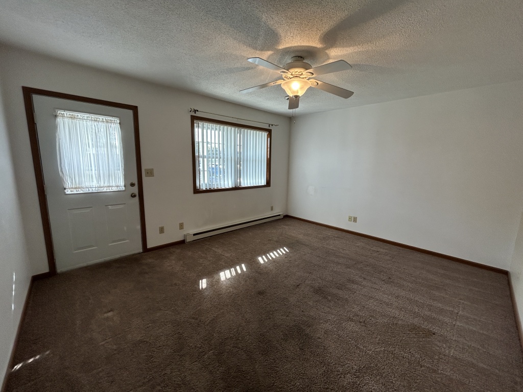 Illinois, United States, 3 Bedrooms Bedrooms, 6 Rooms Rooms,1 BathroomBathrooms,Over 90,000,Pending,1460