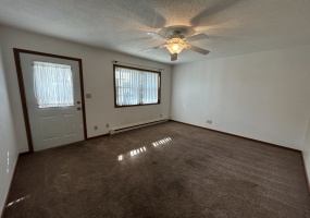 Illinois, United States, 3 Bedrooms Bedrooms, 6 Rooms Rooms,1 BathroomBathrooms,Over 90,000,Pending,1460