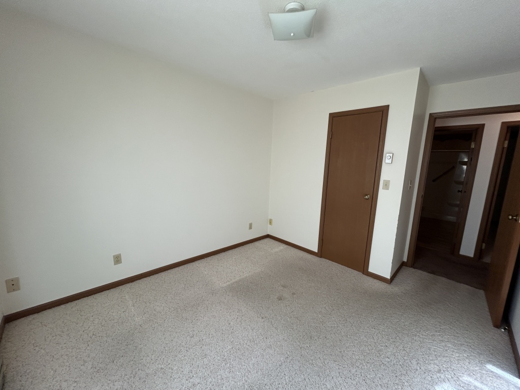 Illinois, United States, 3 Bedrooms Bedrooms, 6 Rooms Rooms,1 BathroomBathrooms,Over 90,000,Pending,1460