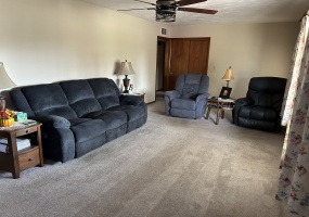 Illinois, United States, 2 Bedrooms Bedrooms, 6 Rooms Rooms,2 BathroomsBathrooms,Over 90,000,Available,1461