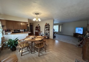 Illinois, United States, 2 Bedrooms Bedrooms, 6 Rooms Rooms,2 BathroomsBathrooms,Over 90,000,Available,1461