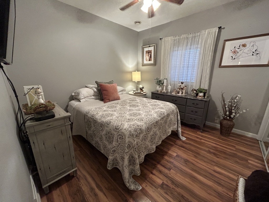 Illinois, United States, 2 Bedrooms Bedrooms, 5 Rooms Rooms,1 BathroomBathrooms,Over 90,000,Available,1462