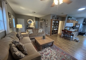 Illinois, United States, 2 Bedrooms Bedrooms, 5 Rooms Rooms,1 BathroomBathrooms,Over 90,000,Available,1462