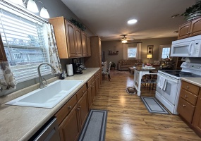 Illinois, United States, 2 Bedrooms Bedrooms, 5 Rooms Rooms,1 BathroomBathrooms,Over 90,000,Available,1462