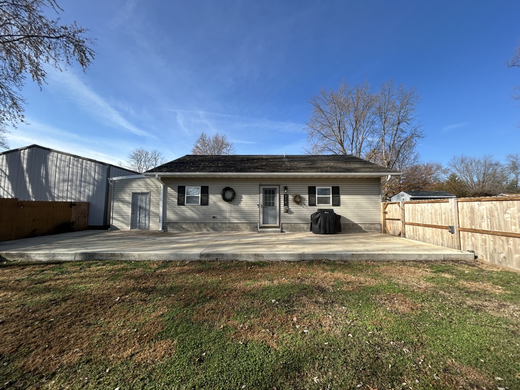 Illinois, United States, 2 Bedrooms Bedrooms, 5 Rooms Rooms,1 BathroomBathrooms,Over 90,000,Available,1462