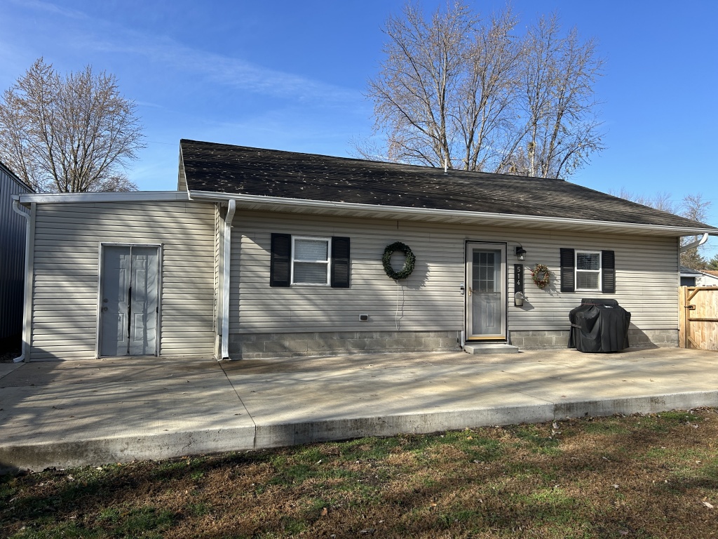 Illinois, United States, 2 Bedrooms Bedrooms, 5 Rooms Rooms,1 BathroomBathrooms,Over 90,000,Available,1462