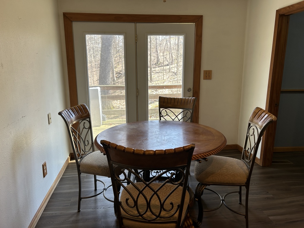 Illinois, United States, 3 Bedrooms Bedrooms, 9 Rooms Rooms,3 BathroomsBathrooms,Over 90,000,Available,1462