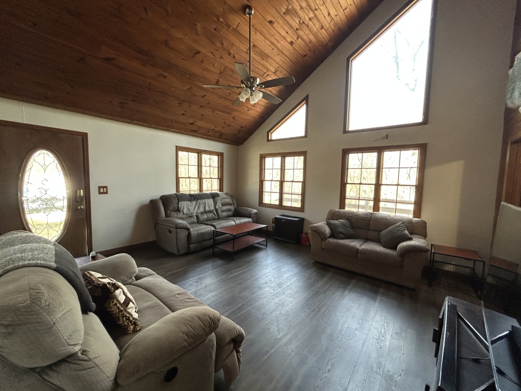 Illinois, United States, 3 Bedrooms Bedrooms, 9 Rooms Rooms,3 BathroomsBathrooms,Over 90,000,Available,1462