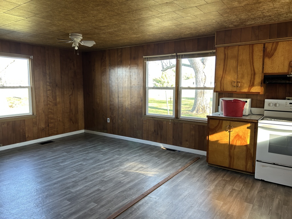 Illinois, United States, 3 Bedrooms Bedrooms, 6 Rooms Rooms,1 BathroomBathrooms,40,000 to 90,000,Available,1463