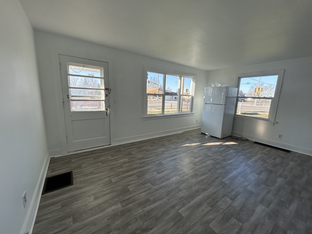 Illinois, United States, 3 Bedrooms Bedrooms, 6 Rooms Rooms,1 BathroomBathrooms,40,000 to 90,000,Available,1463