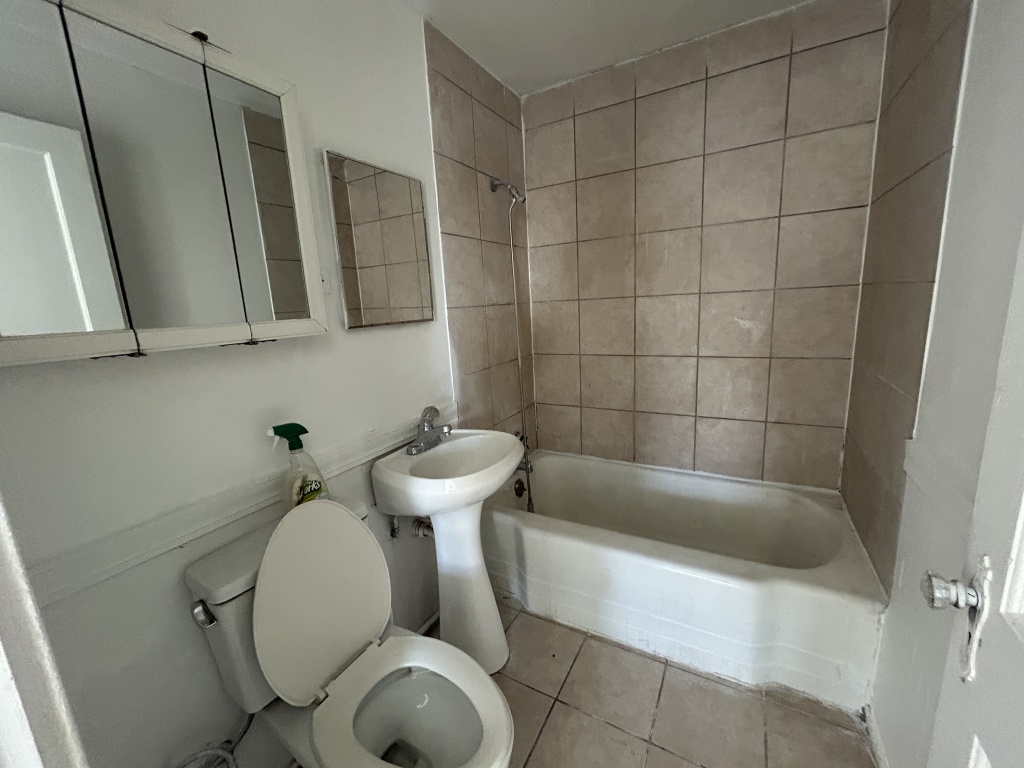 Illinois, United States, 3 Bedrooms Bedrooms, 6 Rooms Rooms,1 BathroomBathrooms,40,000 to 90,000,Available,1463