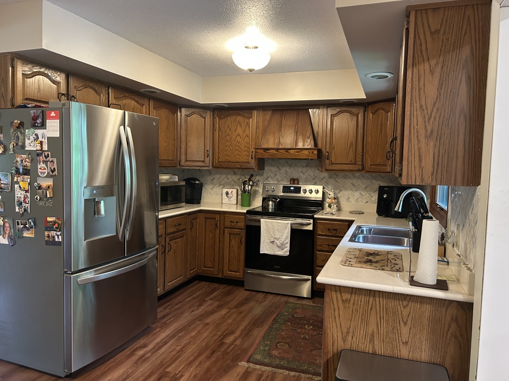 19501 Lakeview Dr., Rushville, Schuyler, Illinois, United States 62681, 2 Bedrooms Bedrooms, 6 Rooms Rooms,2 BathroomsBathrooms,Over 90,000,Pending,Lakeview Dr.,1465