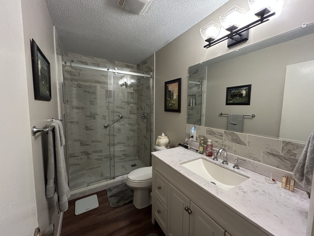 19501 Lakeview Dr., Rushville, Schuyler, Illinois, United States 62681, 2 Bedrooms Bedrooms, 6 Rooms Rooms,2 BathroomsBathrooms,Over 90,000,Pending,Lakeview Dr.,1465