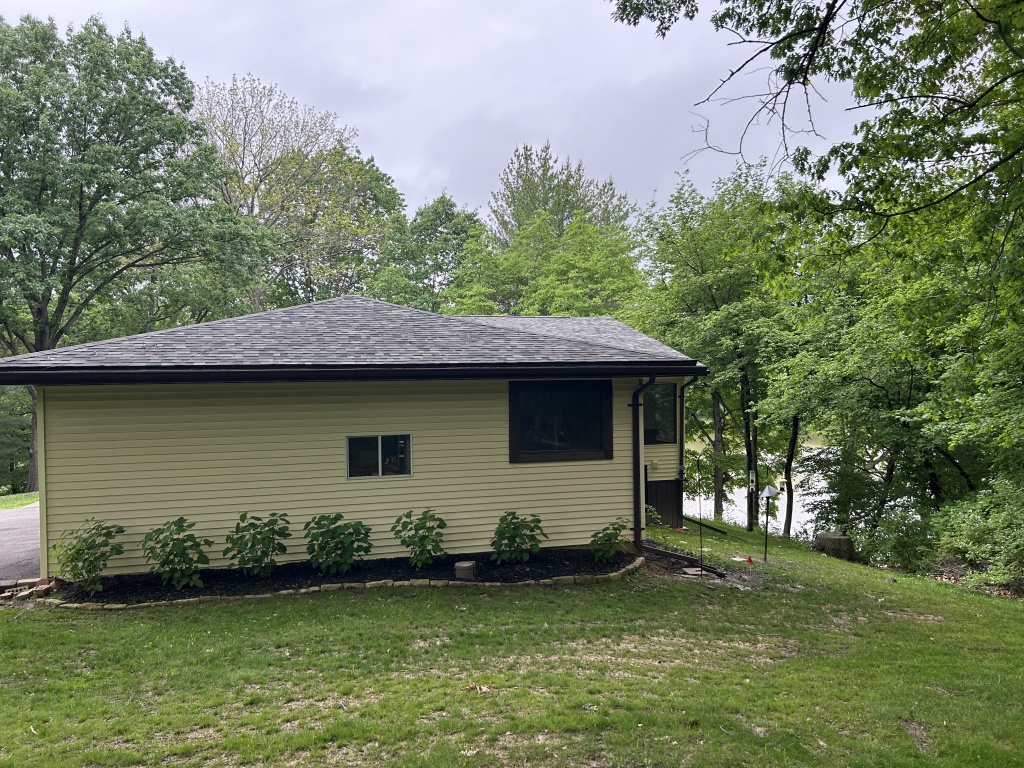 19501 Lakeview Dr., Rushville, Schuyler, Illinois, United States 62681, 2 Bedrooms Bedrooms, 6 Rooms Rooms,2 BathroomsBathrooms,Over 90,000,Pending,Lakeview Dr.,1465