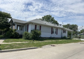 601 W. Broadway, Astoria, Fulton, Illinois, United States 61501, 3 Bedrooms Bedrooms, 6 Rooms Rooms,1 BathroomBathrooms,40,000 to 90,000,Available,W. Broadway,1472