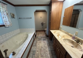 Augusta, Hancock, Illinois, United States, 3 Bedrooms Bedrooms, 11 Rooms Rooms,2 BathroomsBathrooms,Over 90,000,Available,1476