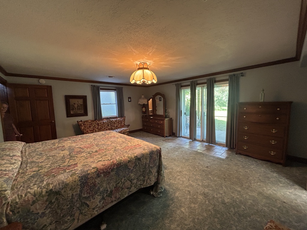 Augusta, Hancock, Illinois, United States, 3 Bedrooms Bedrooms, 11 Rooms Rooms,2 BathroomsBathrooms,Over 90,000,Available,1476
