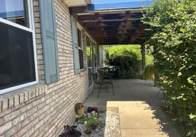 Augusta, Hancock, Illinois, United States, 3 Bedrooms Bedrooms, 11 Rooms Rooms,2 BathroomsBathrooms,Over 90,000,Available,1476