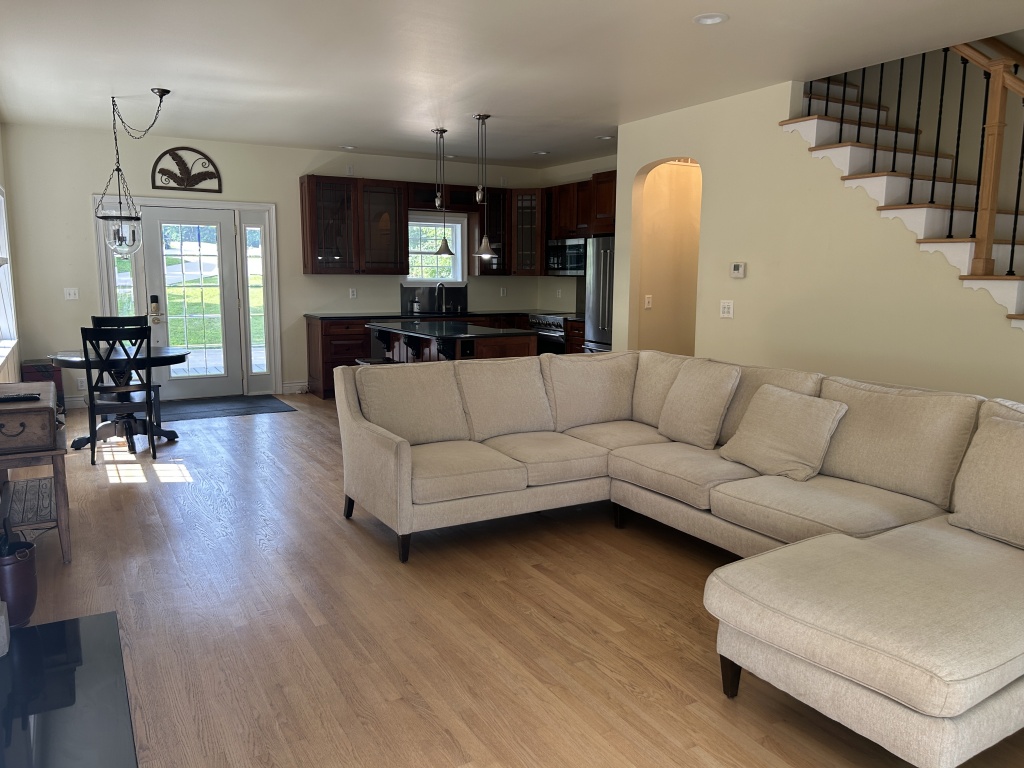 Illinois, United States, 2 Bedrooms Bedrooms, 6 Rooms Rooms,1 BathroomBathrooms,Over 90,000,Available,1479