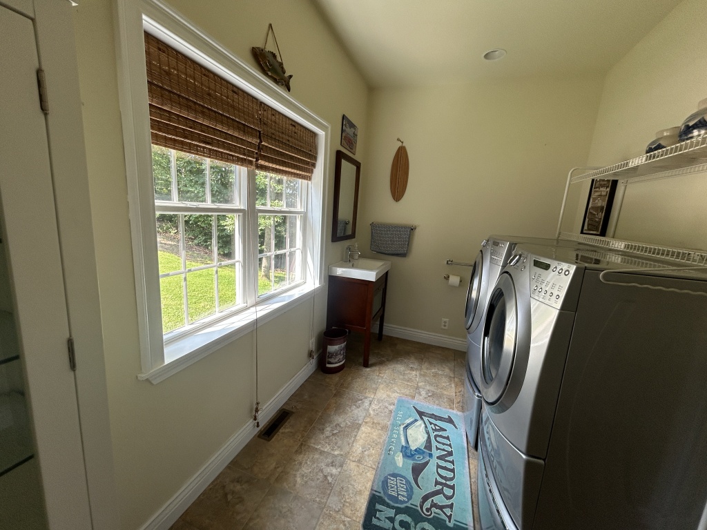 Illinois, United States, 2 Bedrooms Bedrooms, 6 Rooms Rooms,1 BathroomBathrooms,Over 90,000,Available,1479