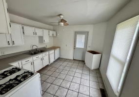 363 South Congress, Rushville, Schuyler, Illinois, United States 62681, 3 Bedrooms Bedrooms, 7 Rooms Rooms,1 BathroomBathrooms,40,000 to 90,000,Available,South Congress,896421