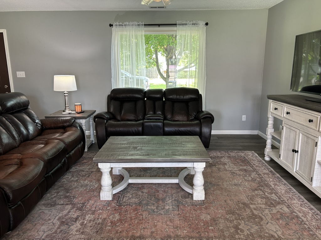 Illinois, United States, 3 Bedrooms Bedrooms, 7 Rooms Rooms,2 BathroomsBathrooms,Over 90,000,Available,896423