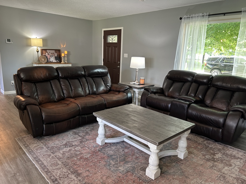 Illinois, United States, 3 Bedrooms Bedrooms, 7 Rooms Rooms,2 BathroomsBathrooms,Over 90,000,Available,896423