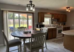 Illinois, United States, 3 Bedrooms Bedrooms, 7 Rooms Rooms,2 BathroomsBathrooms,Over 90,000,Available,896423