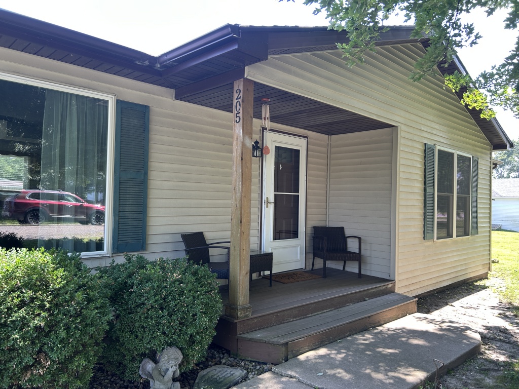 Illinois, United States, 3 Bedrooms Bedrooms, 7 Rooms Rooms,2 BathroomsBathrooms,Over 90,000,Available,896423
